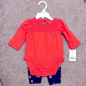 Carters 2 piece long sleeve bodysuit and pants set (3 months)